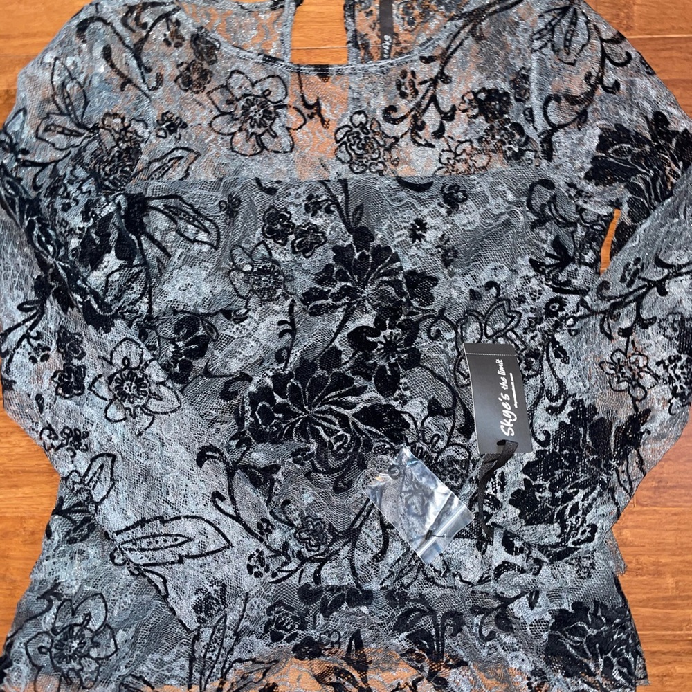 METALIC FLORAL LACE BLOUSE